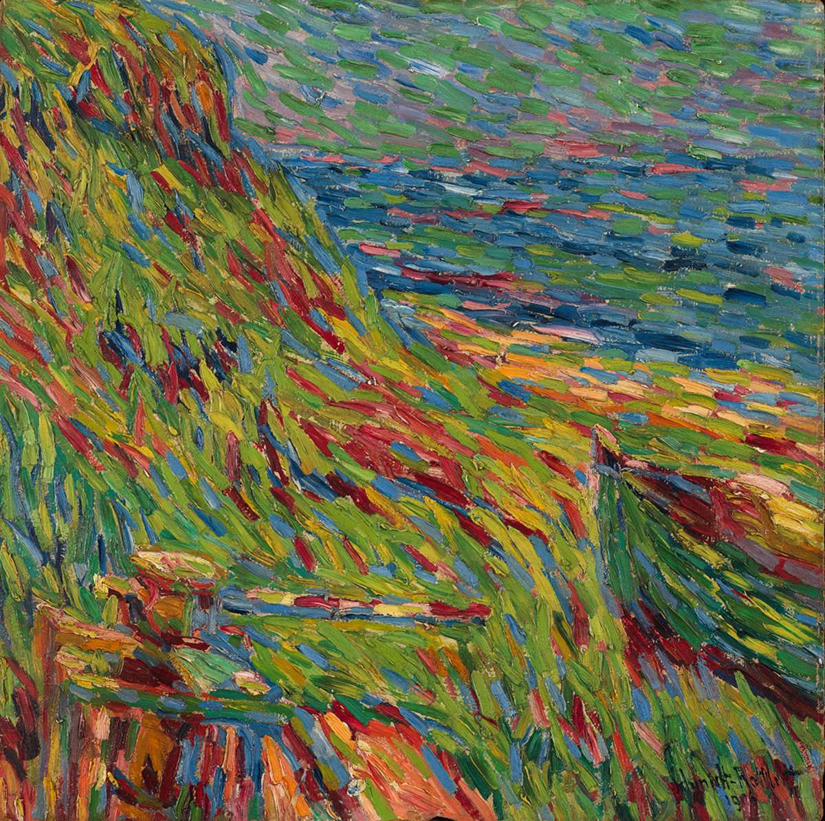 substantial-times-immer-wieder-muss-die-welt-neu-gesehen-werden-02 In langen Pinselstrichen in kräftigen Farben zeigt Schmidt-Rottluff eine steile Meeresküste. Im Vordergrund vermischt sich der üppig blühende Küstenstreifen mit dem tiefblauen Meer im Hintergrund.