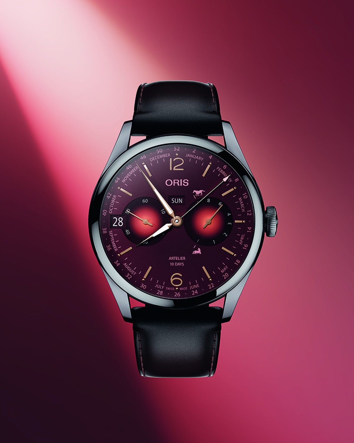 Oris Year of the Horse Limited Edition zum Jahr des Pferdes 2026 mit skelettiertem Zifferblatt, nichtlinearer Gangreserveanzeige und Business-Kalender in Edelstahlgehäuse mit braunem Lederband