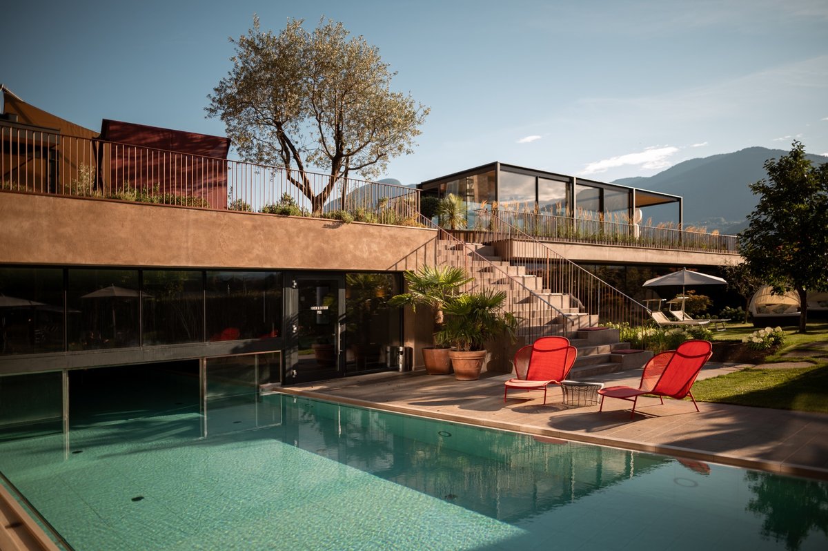 Beheizter Außenpool des Vinum Hotel Muchele