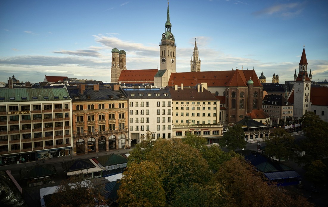 substantial-times-Louis_Hotel_Muenchen Louis Hotel München am Viktualienmarkt mit Blick auf die Münchner Altstadt