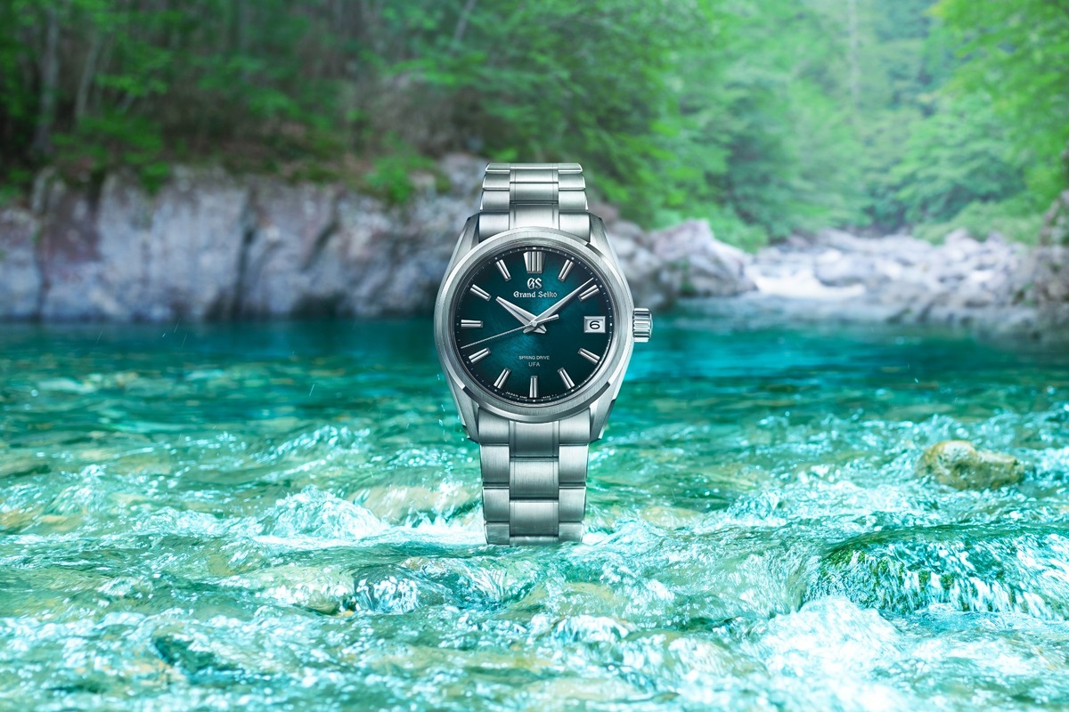 substantial-times-grand-seiko-evolution-9-slgb011 Grand Seiko Evolution 9 SLGB011 mit grünem Zifferblatt in einem Gebirgsfluss