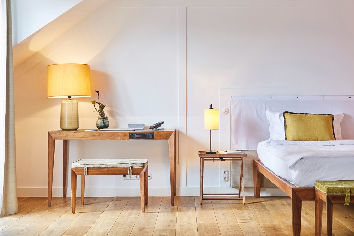 substantial-times-louis-hotel-suite Schlafbereich einer Suite im Louis Hotel München